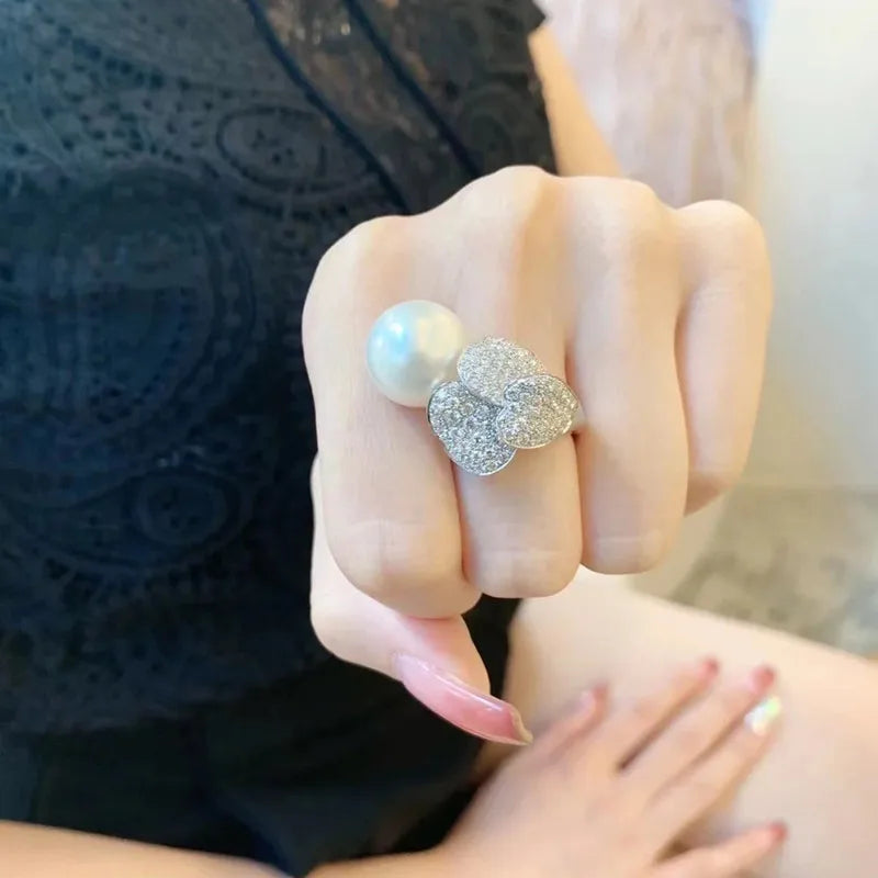 Luxury Petals Big Pearl Ring