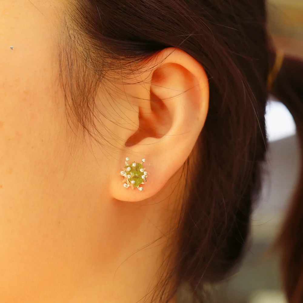 TBJ Blooming flower design Handmade Natural Peridot gemstone Rough earring 925 sterling silver fine jewelry for girls nice gift