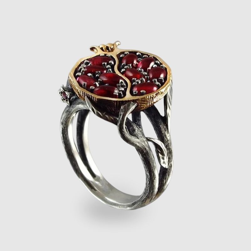 Vintage Garnet Birthstone & Sterling Silver Ring