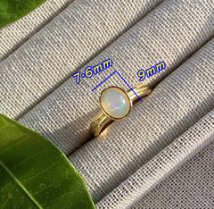 White Opal ring, 925 silver ,adjustable , "color-changing effect", exudes a low-key elegance