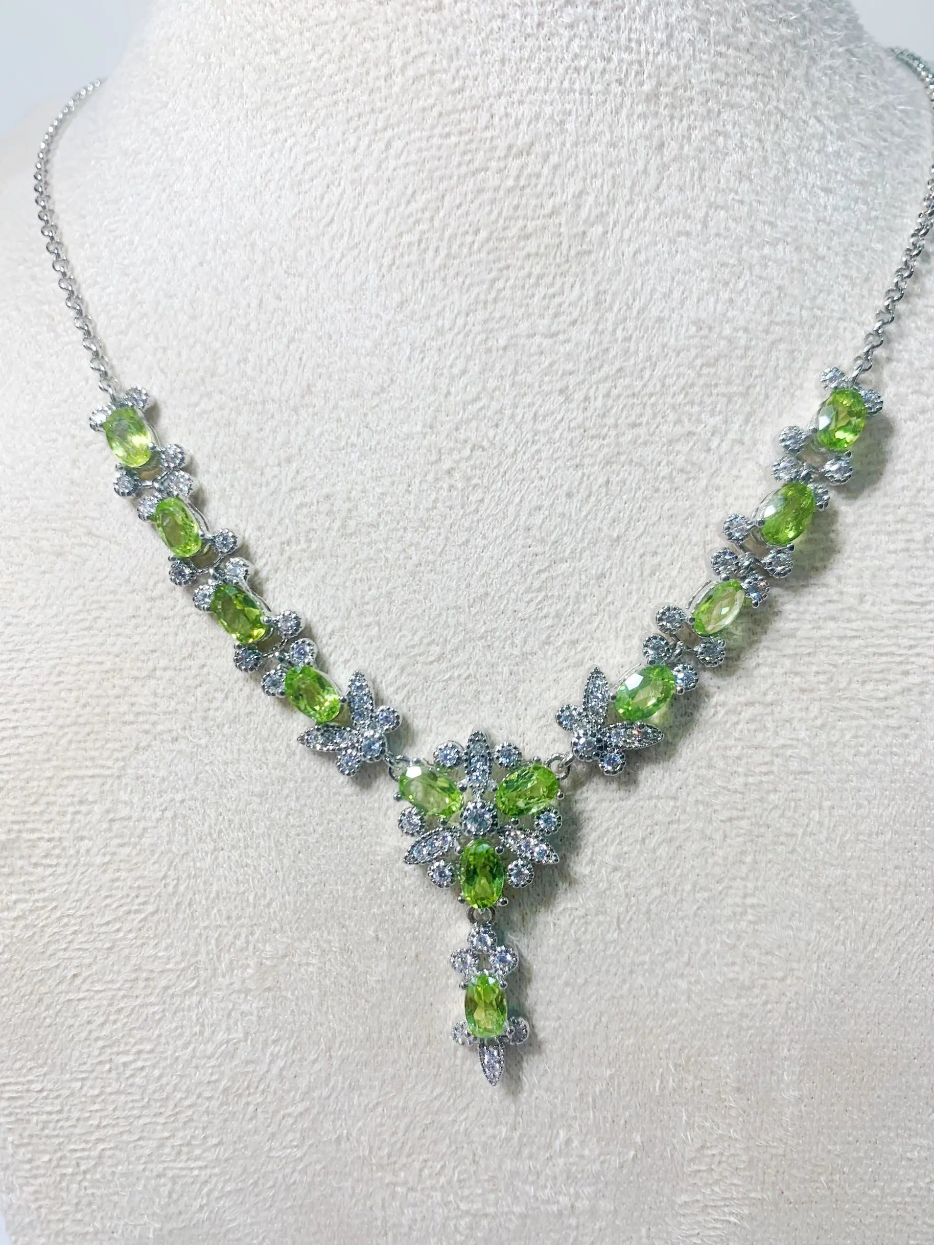 ZECAA Peridot Fine Jewelry Peridot Necklace Pendant With Natural Peridot Gemstone 4*6mm Lady Peridot Necklace Pendant Jewelry