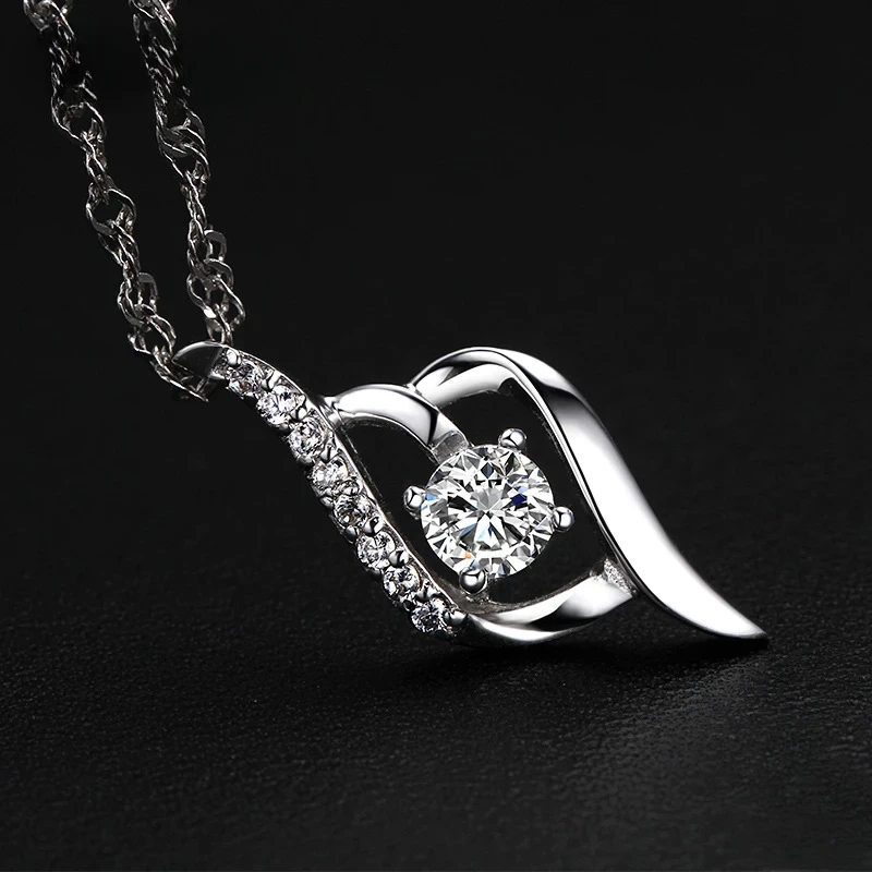 Round Solitaire Swirl Pendant Necklace of Amethyst