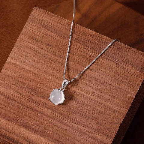 Luxury White Round Moonstone Pendant Necklace