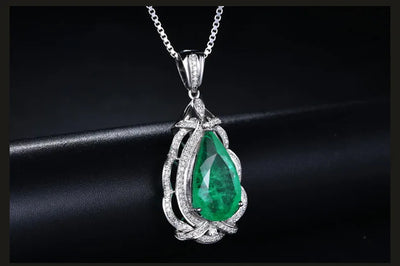 Natural Emerald Teardrop Emerald Pendant Necklace
