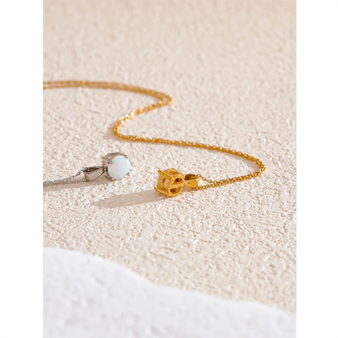 Exquisite Round Opal Stone Pendant Necklace