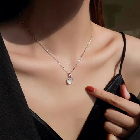 Luxury White Round Moonstone Pendant Necklace