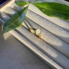 White Opal ring, 925 silver ,adjustable , "color-changing effect", exudes a low-key elegance