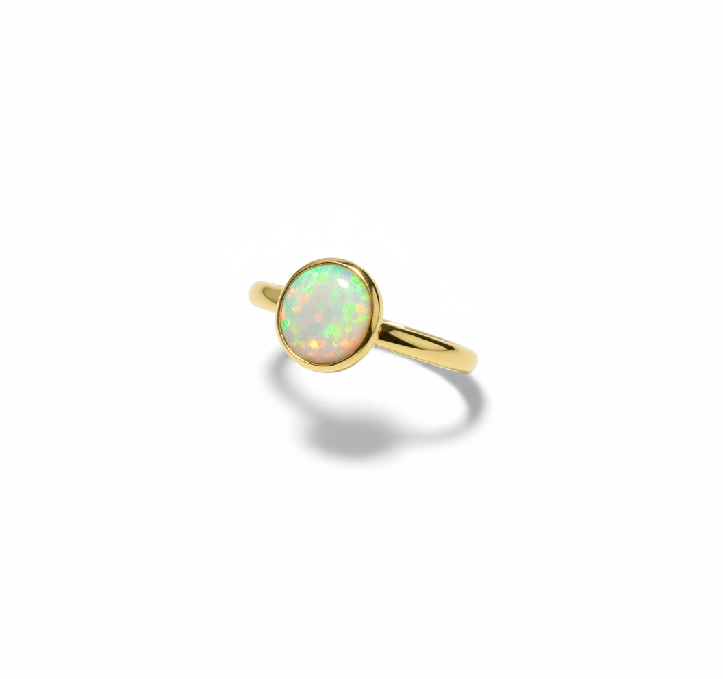 White Opal ring, 925 silver ,adjustable , "color-changing effect", exudes a low-key elegance