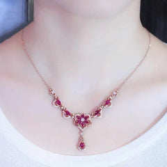 Romantic Luxury 585 Purple Gold Inlaid Ruby Elegant Flower Necklace 14K Rose GoldCrystal Luxury Pendant Dinner wedding Jewelry